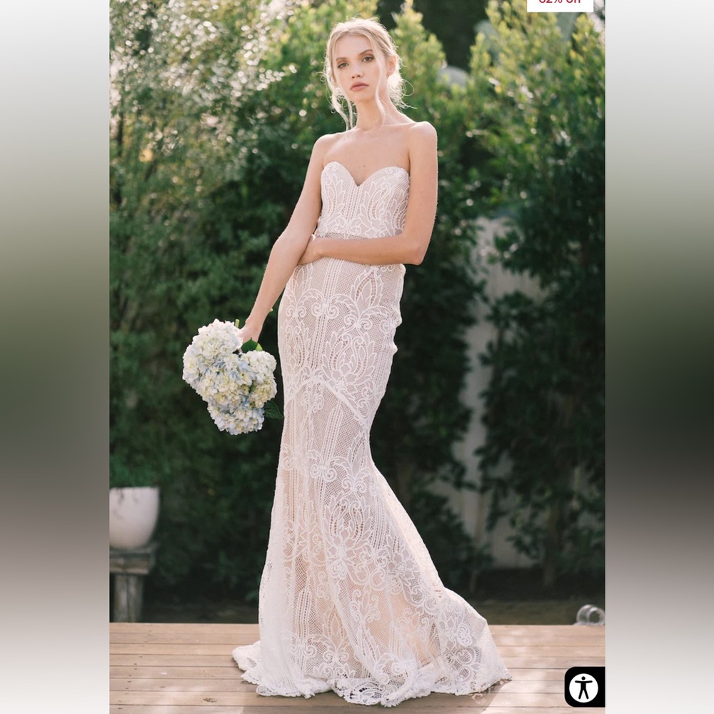 Stone Cold Fox Market Gown in White Lace NWT